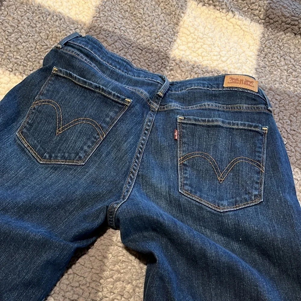 Levi’s Women’s 505 Straight Leg Jeans Dark Rinse Size 8